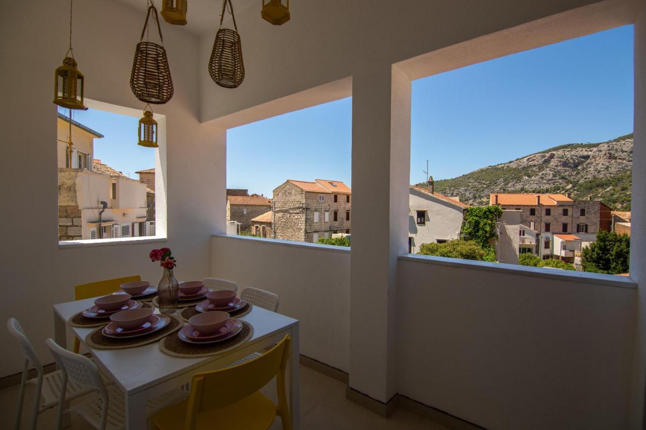 Apartments Mali Raj Komiža Esterno foto