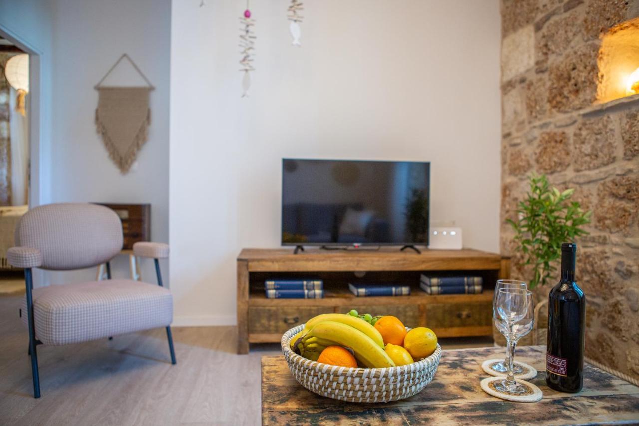 Apartments Mali Raj Komiža Esterno foto