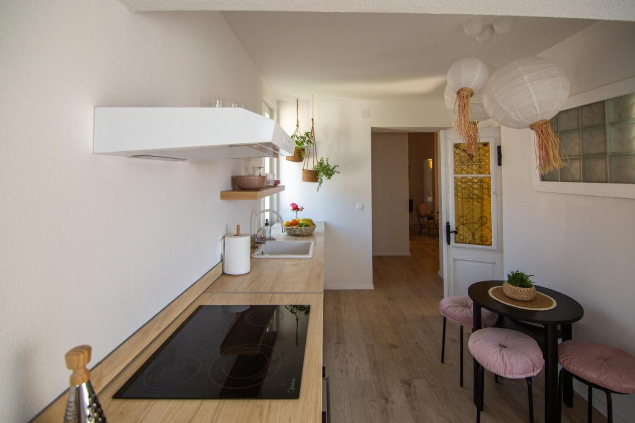 Apartments Mali Raj Komiža Esterno foto
