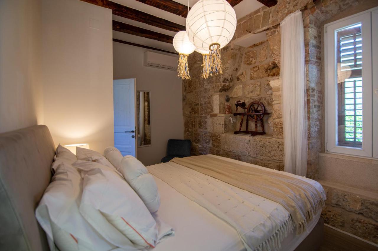 Apartments Mali Raj Komiža Esterno foto